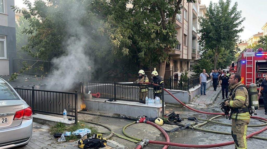 Büyükçekmece’de Market Yangını