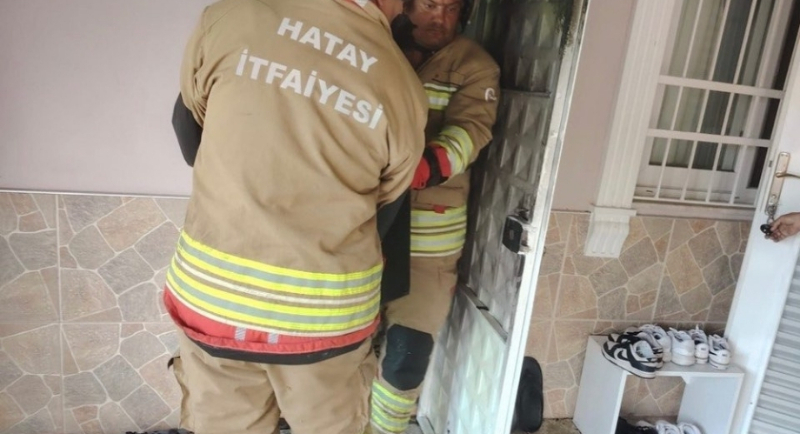 Hatay Arsuz’da Depo Yangını: İtfaiye Zamanında Müdahale Etti