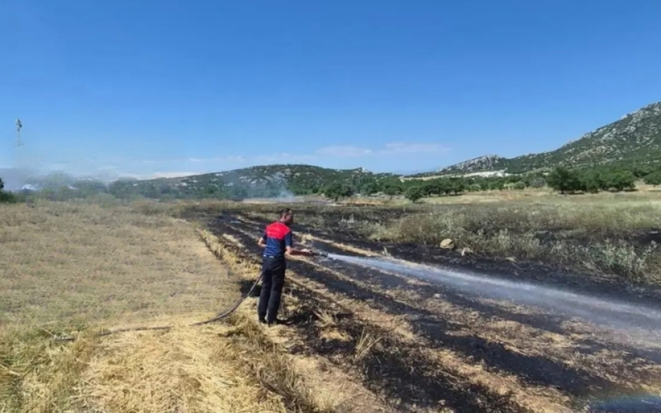 Burdur Yeşilova'da Alevler Peş Peşe Yükseldi
