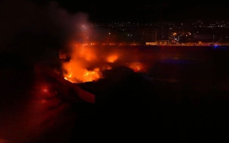 Bursa'da Geri Dönüşüm Tesisinde Korkutan Yangın: Gece Yarısı Alevler Gökyüzünü Kapladı