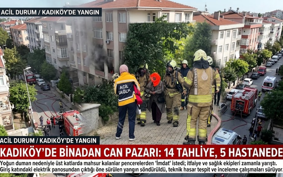 İstanbul Kadıköy de Bina Yangını