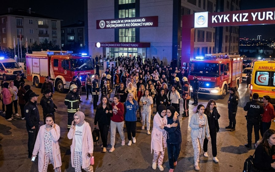 Küçükçekmece’de Kız Öğrenci Yurdunda Tahliye Paniği